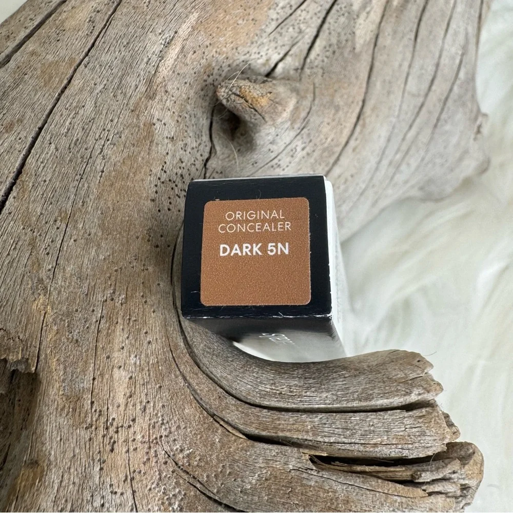 bareMinerals Original Liquid Mineral Concealer - Dark 5N
